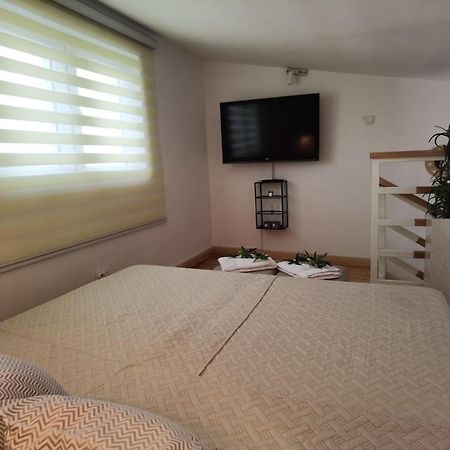 Zona Apartments 2 زرنيانين المظهر الخارجي الصورة