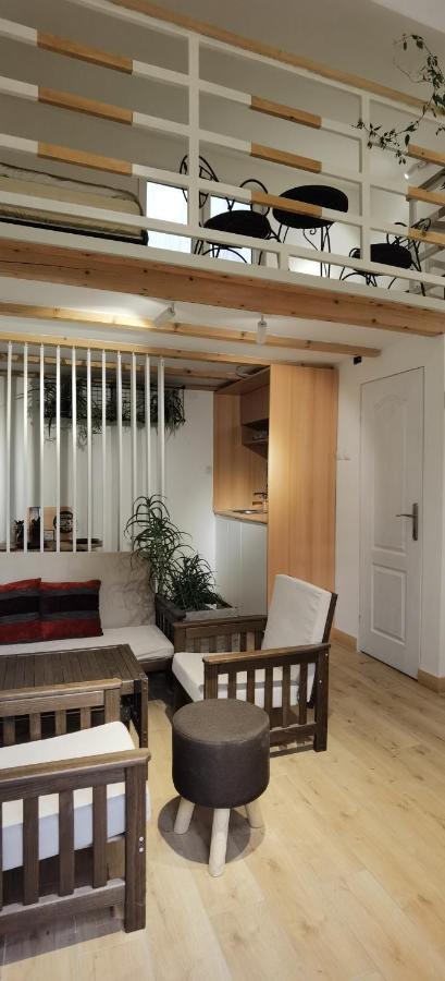 Zona Apartments 2 زرنيانين المظهر الخارجي الصورة
